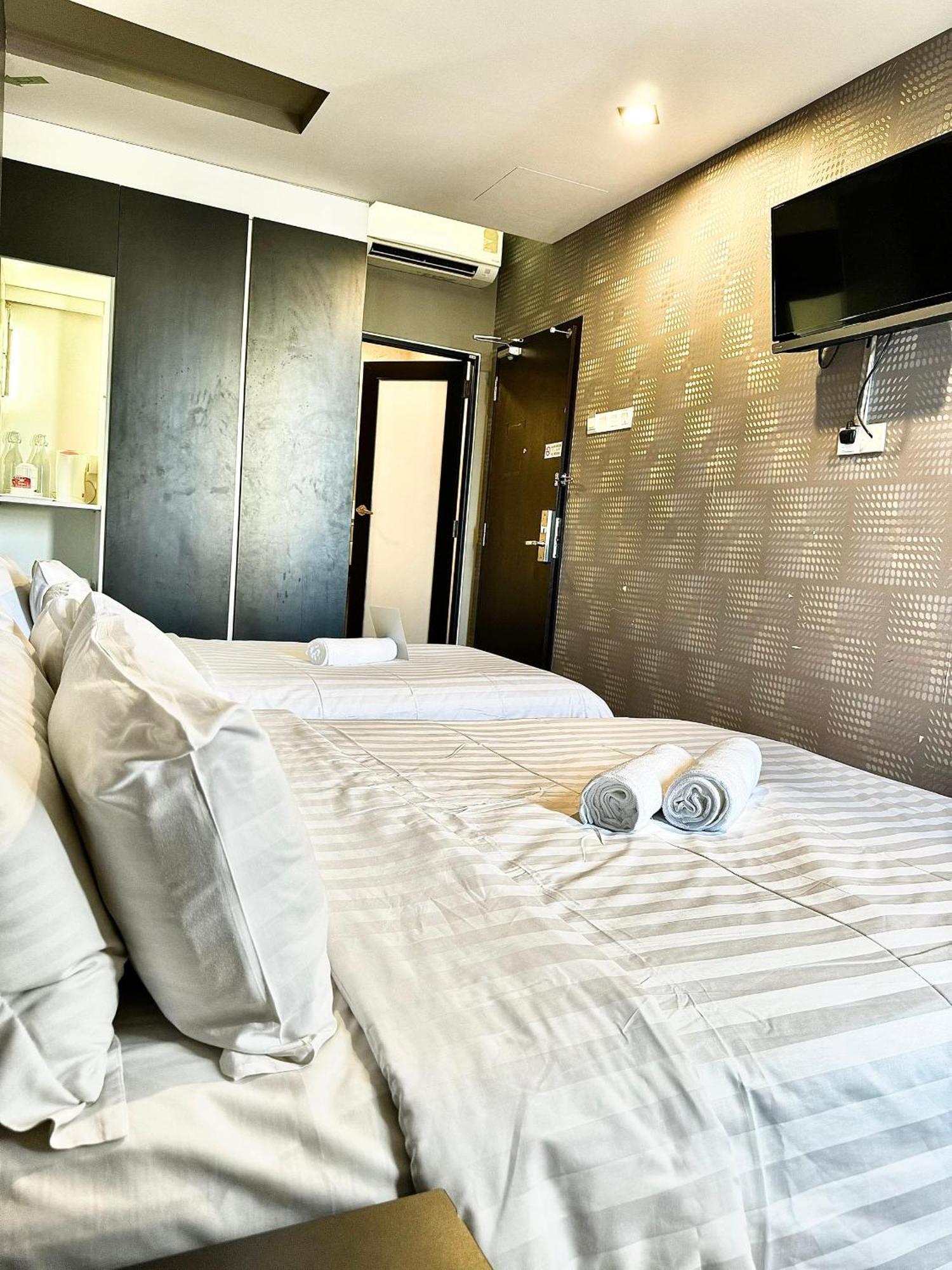 Chariton Hotel Nusa Bestari Джохор-Бару Экстерьер фото