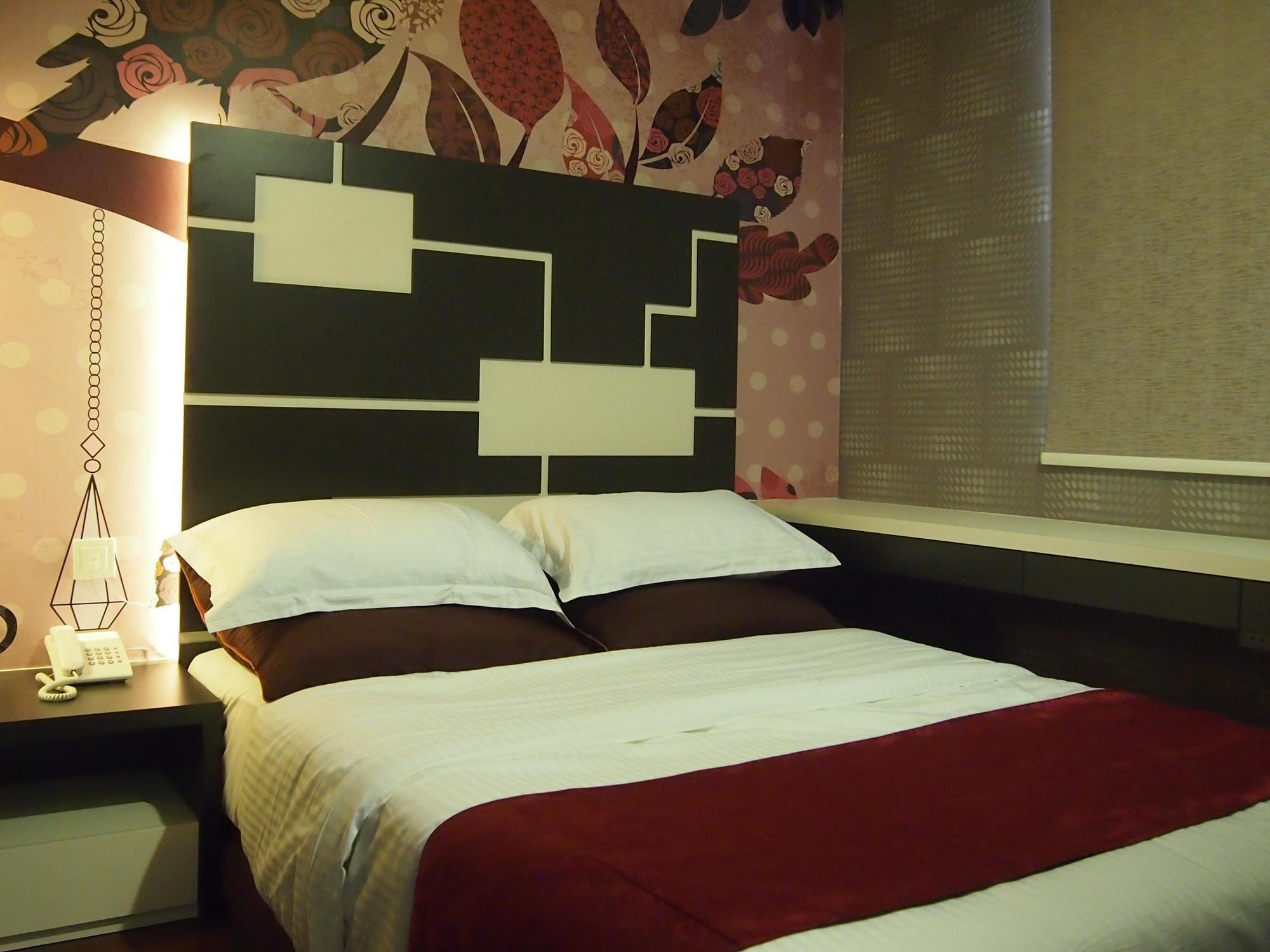 Chariton Hotel Nusa Bestari Джохор-Бару Экстерьер фото