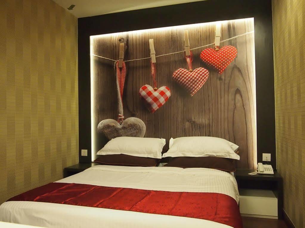 Chariton Hotel Nusa Bestari Джохор-Бару Экстерьер фото