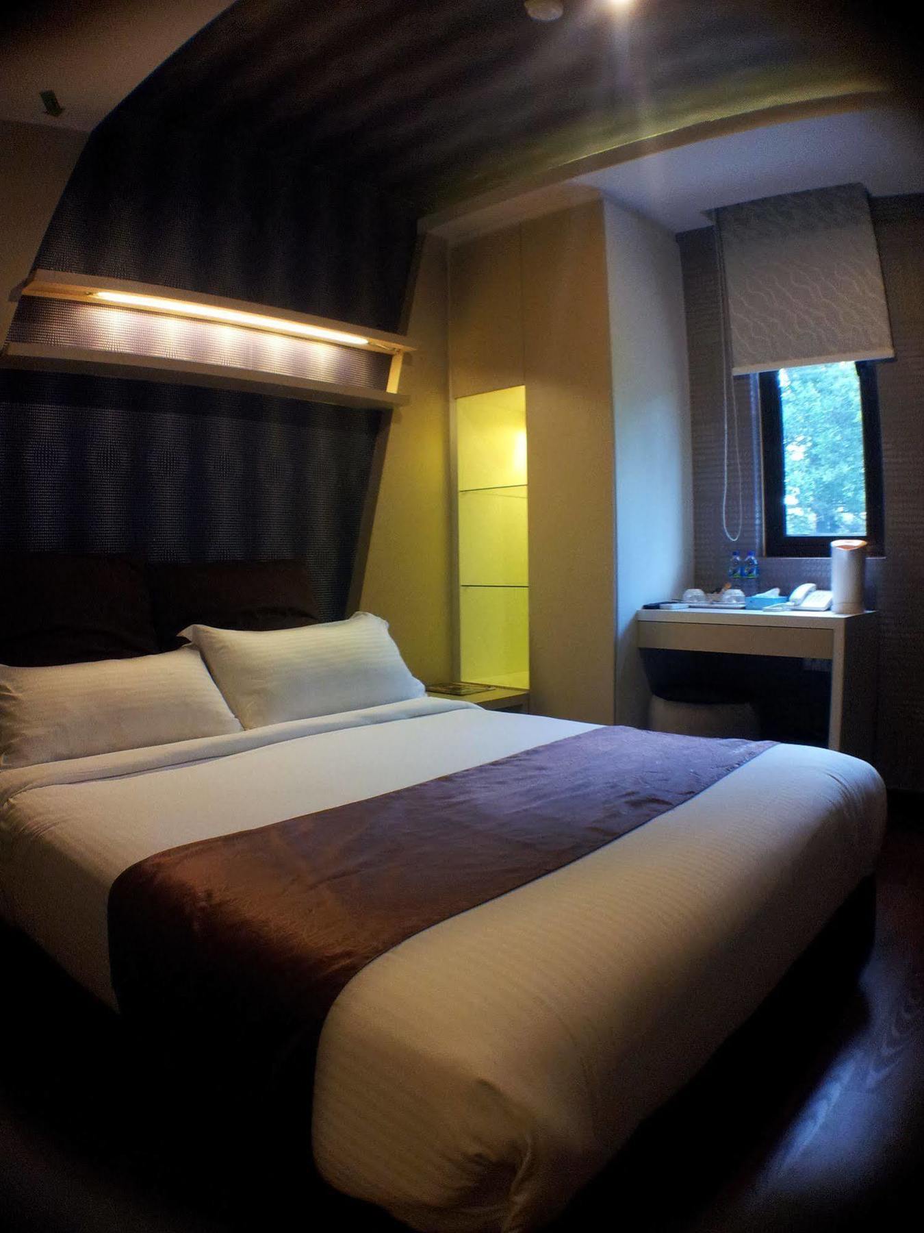 Chariton Hotel Nusa Bestari Джохор-Бару Экстерьер фото