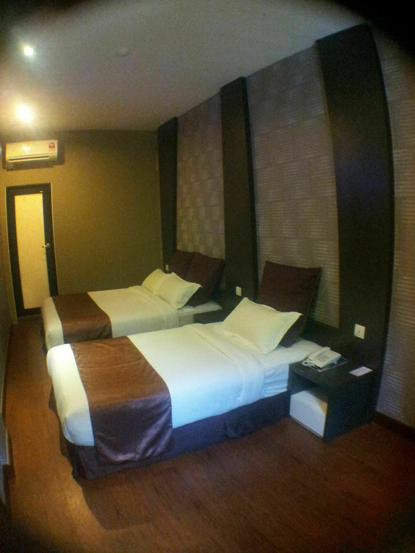Chariton Hotel Nusa Bestari Джохор-Бару Экстерьер фото