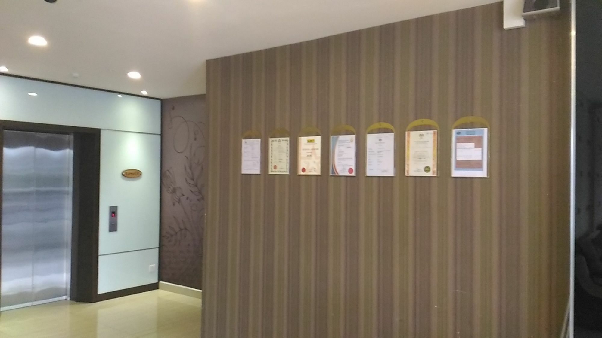 Chariton Hotel Nusa Bestari Джохор-Бару Экстерьер фото